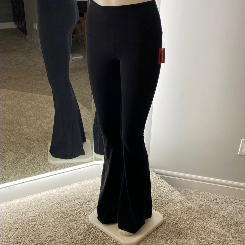 High waisted Onzie Black Yoga Bell Pants. Size S. BNWT